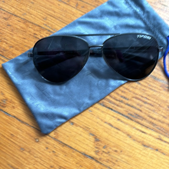 Tifosi Schwae POLARIZED Aviator Sunglasses - Picture 5 of 5